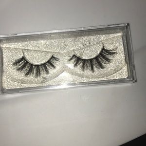 Mink eyelashes